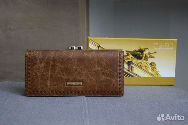 Женский кожаный кошелек на магните