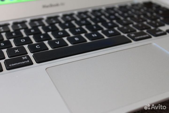 Apple MacBook Air 11 2012 i5/4gb/64gb SSD