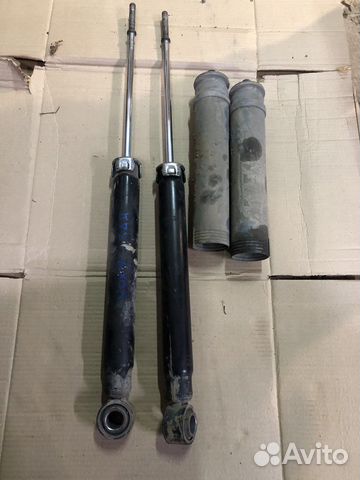 Задний амортизатор Toyota Voxy Azr 60