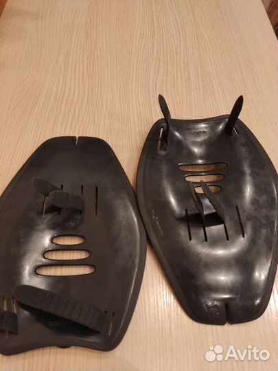 Лопатки на ладони для плавания nabaiji