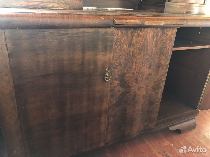 Старинный буфет
