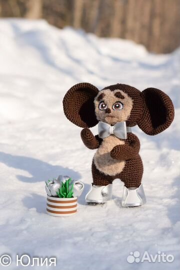 Вязанный Чебурашка