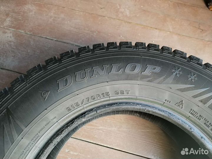 Dunlop SP Winter Ice02 215/70 R15