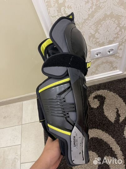 Щитки хоккейные CCM
