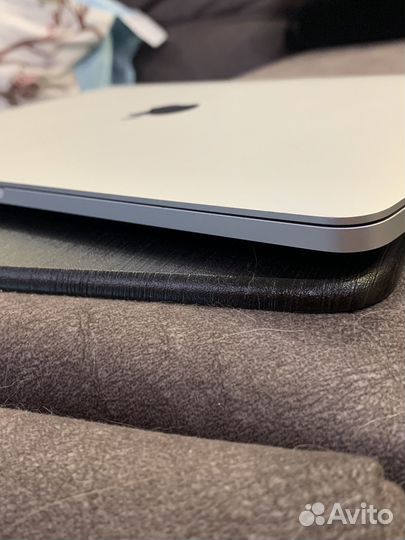 Ноутбук Apple MacBook pro 13 2020 i5