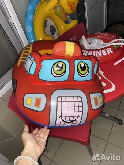 Надувной детский круг и вещи пакетом