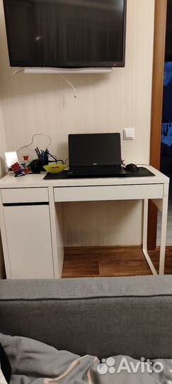 Компьютерный стол IKEA белый