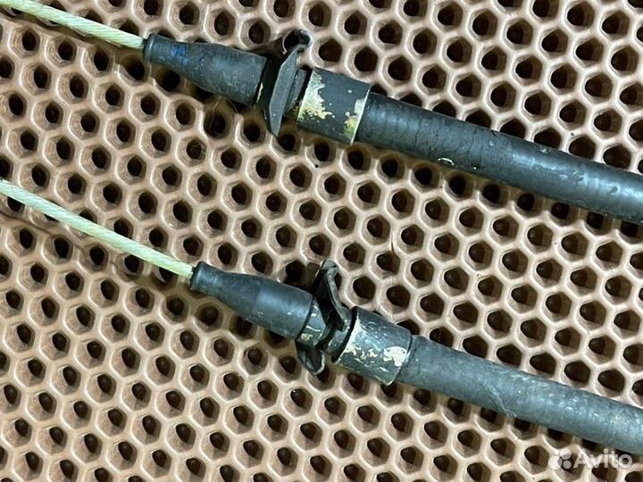 Трос стояночного тормоза задний Mercedes-Benz E320