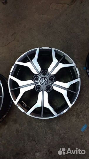 Volkswagen Jetta Golf R17 (7)