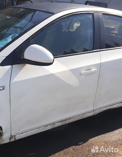 Chevrolet Cruze дверь передняя левая