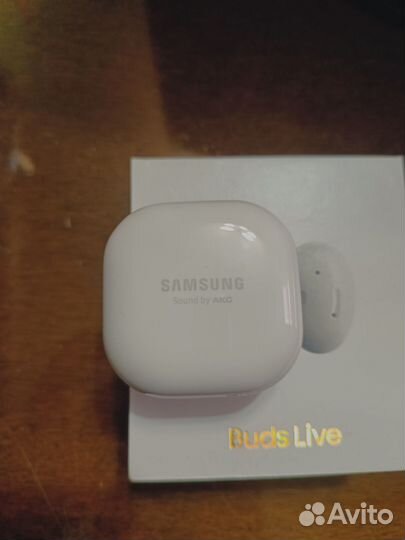 Samsung Galaxy buds live