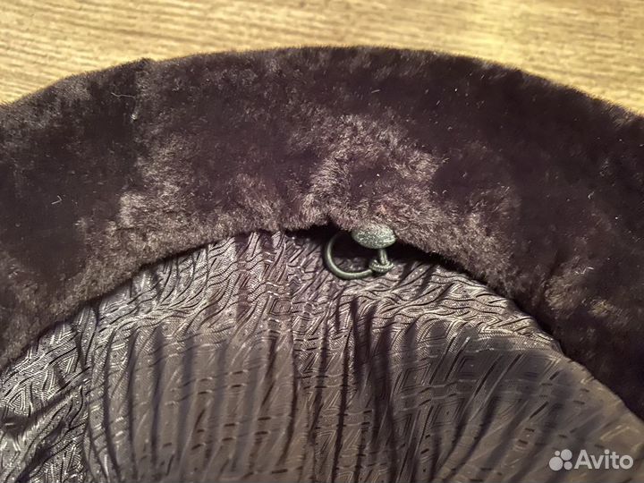 Берет / шапка из меха овчины с вышивкой