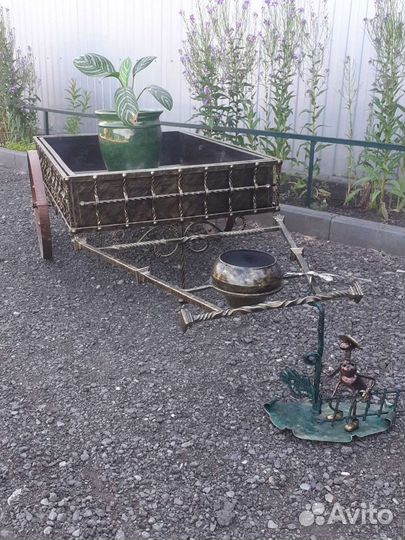 Кованые подставки для цветов