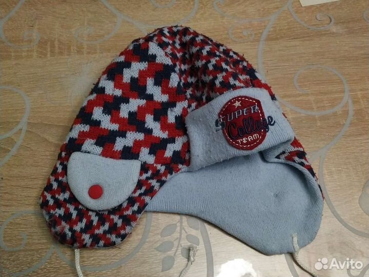 Бесплатно. шапки разные. Бесплатно