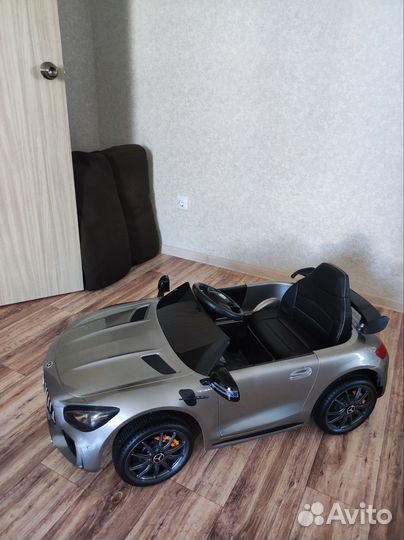 Детский электромобиль