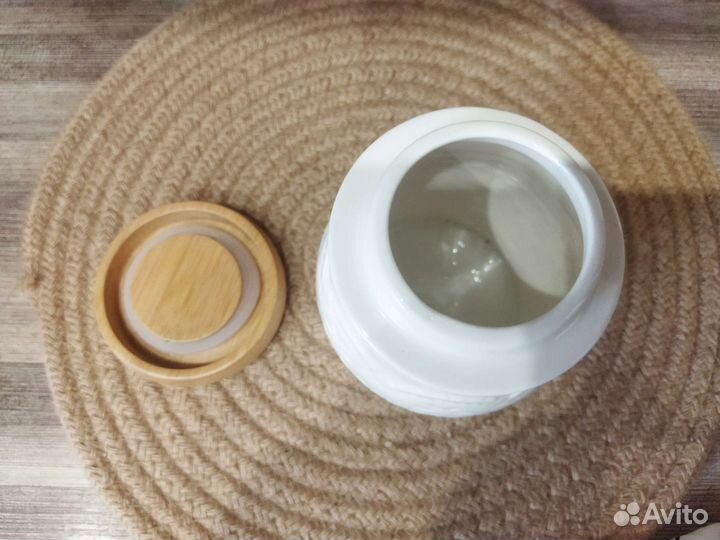 Банка для хранения сыпучих продуктов новая