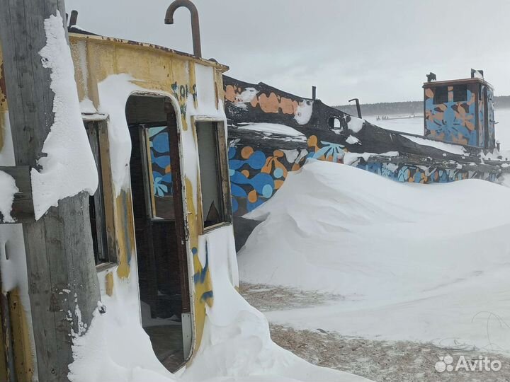 Баржа Хаусбот