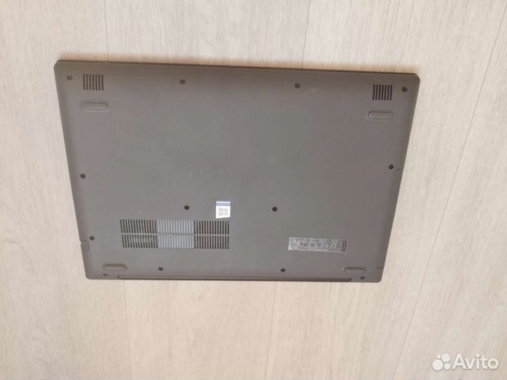 Ноутбук Lenovo ideapad 320-15IAP