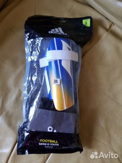 Футбольные щитки Adidas Messi новые детские
