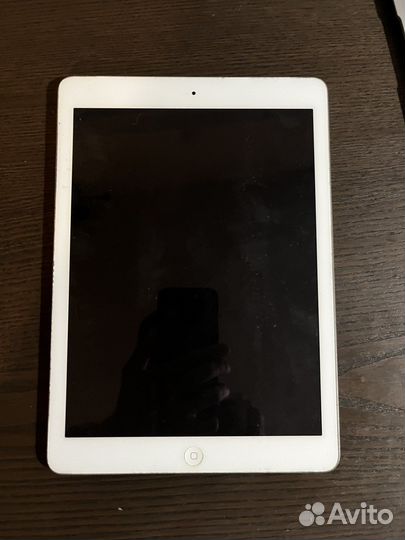 Планшет Apple iPad Air Wi-Fi + Cellular 2013