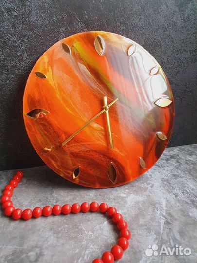 Часы настенные из эпоксидной смолы