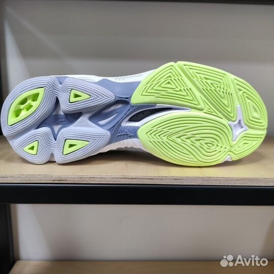 Волейбольные кроссовки Mizuno Wave Lightning Z7