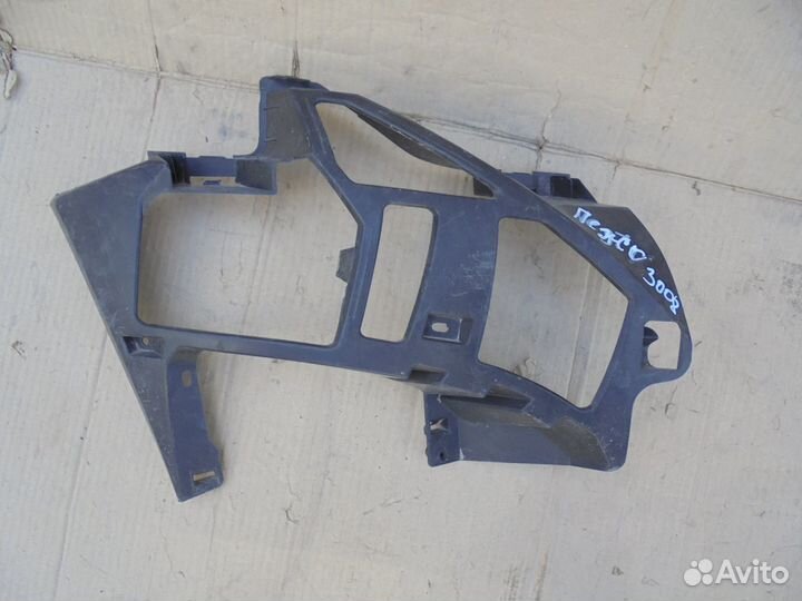 Кронштейн заднего бампера Peugeot 3008