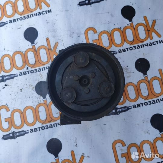 Компрессор кондиционера Nissan Primera P11