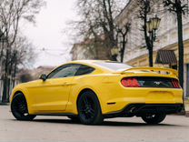 Ford Mustang 2.3 AT, 2018, 30 000 км, с пробегом, цена 2 595 000 руб.