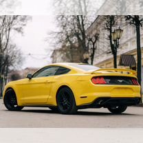 Ford Mustang 2.3 AT, 2018, 30 000 км, с пробегом, цена 2 495 000 руб.