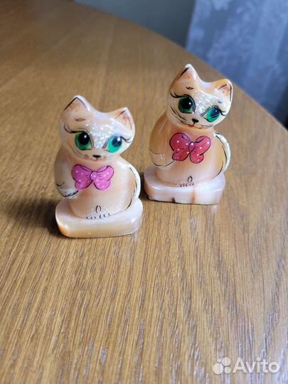 Статуэтка из натурального камня кошечка