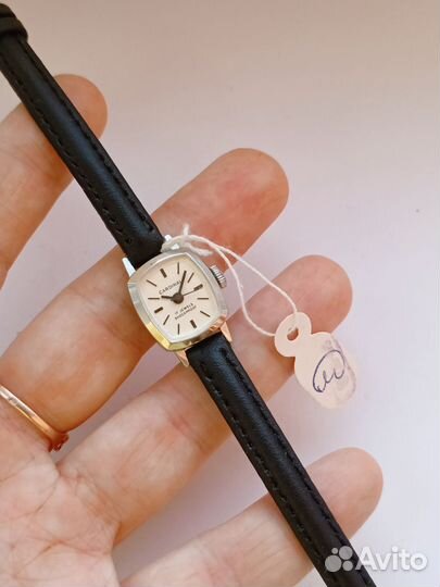 Часы винтажные заря кардинал новые с хранения