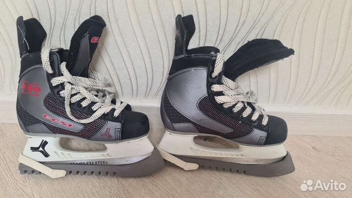 Коньки хоккейные