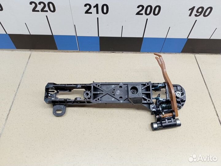 Кронштейн ручки RAV 4 2013