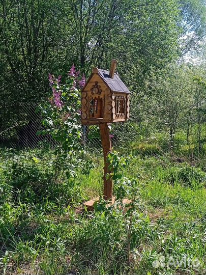 Кормушка для птиц и белок