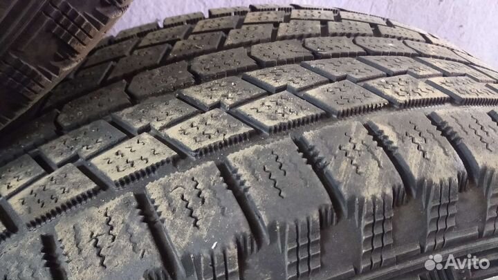 Hankook Nordik IS RW08 235/60 R17 102T