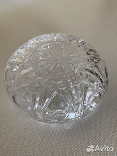 Ваза и стаканы