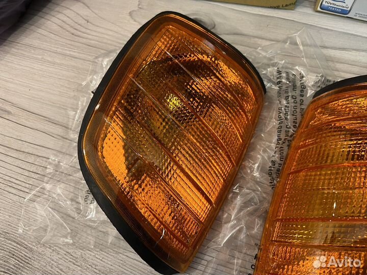 Поворотники w124 рыжие новве