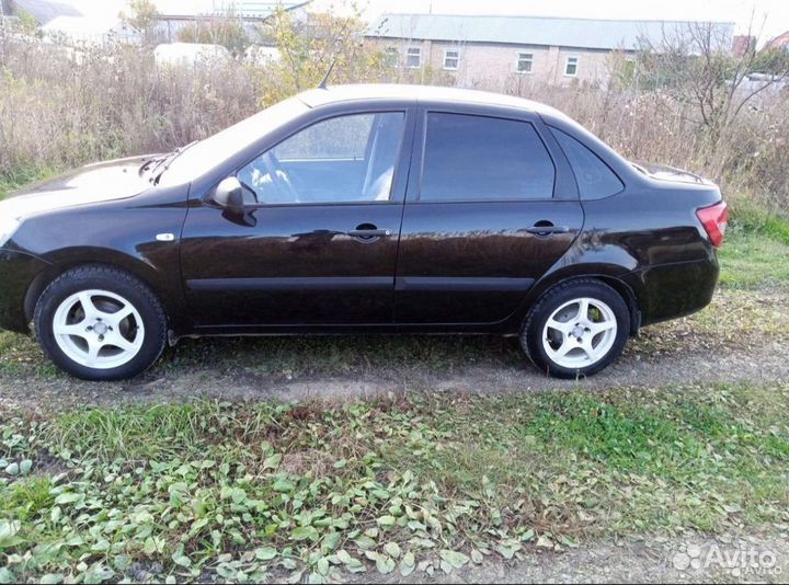 Продам литые диски на летней резине