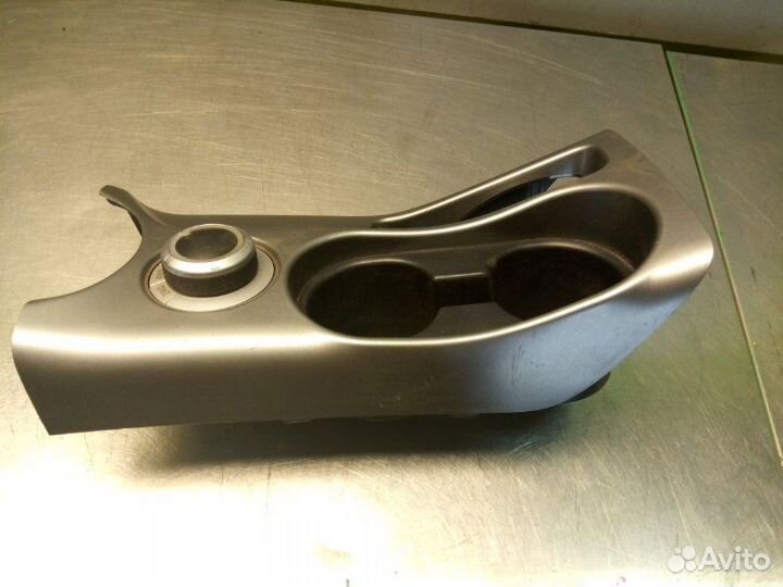 Подстаканник Mitsubishi Outlander Xl CW4W 4B11