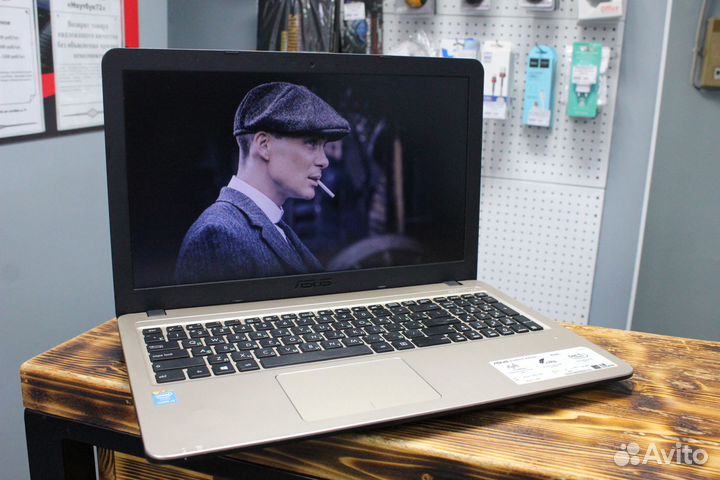 Ноутбук Asus SSD FullHD Core i3