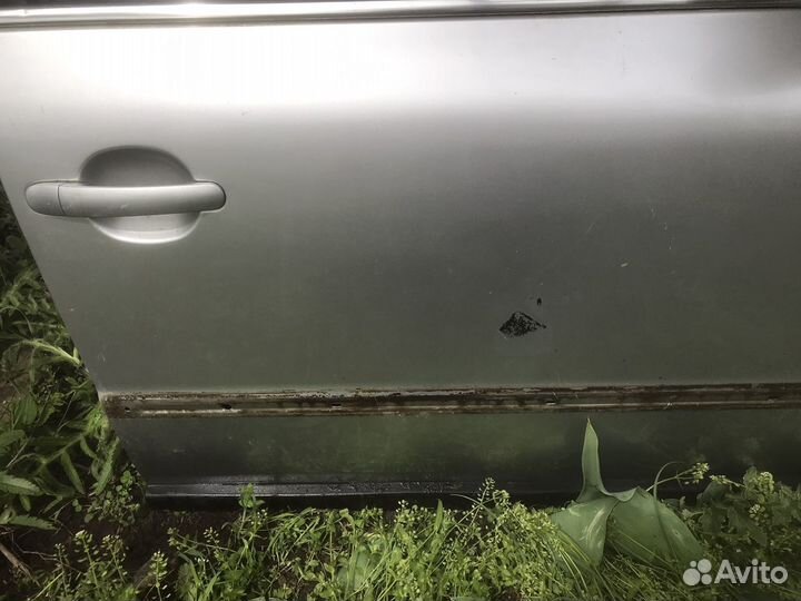 Правая передняя дверь от Volkswagen