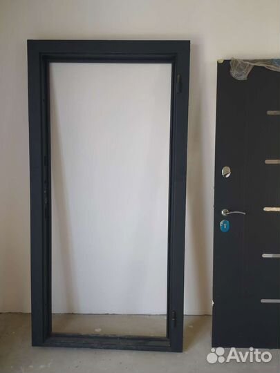 Дверь входная металлическая от застройщика