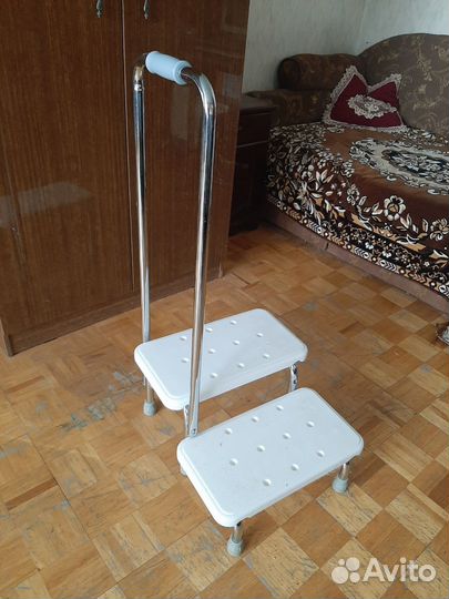 Лесенка (ступени) для ванной