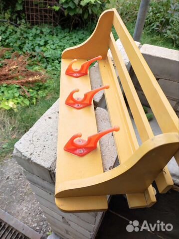 Вешалка для одежды настенная