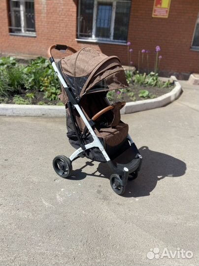 Прогулочная коляска yoya