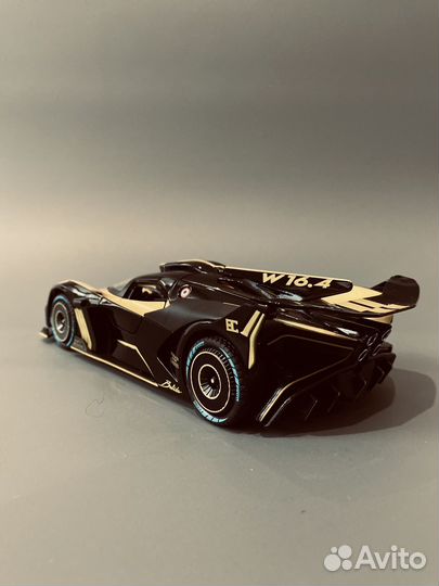 Модель Bugatti Bolide 1:24