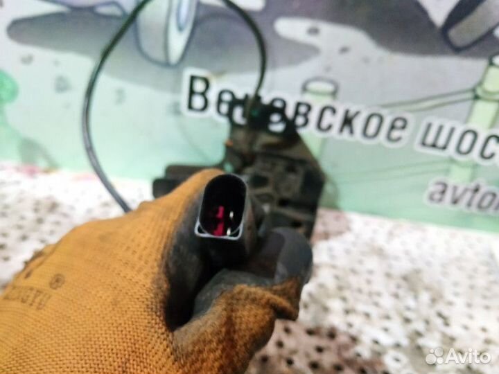 Замок капота Audi A6C6