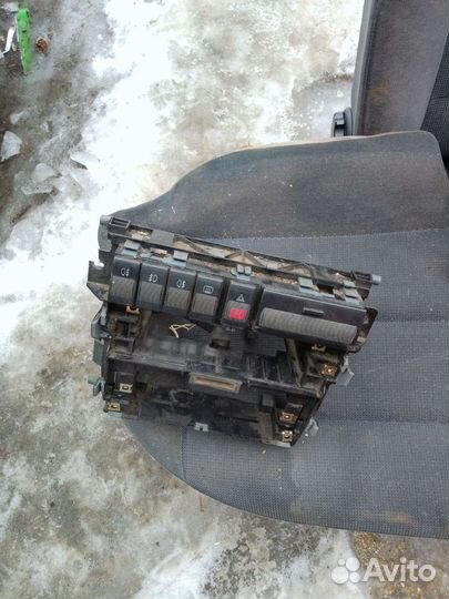 Блок кнопок на панели Ауди А4 б5