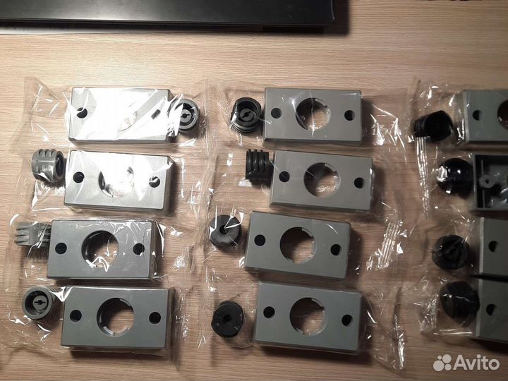 Опора/ножка пластиковая для мебели